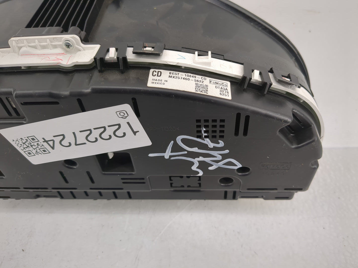 2011-2012 Ford Fusion Instrument Cluster Speedometer Gauges P/N:MX257460-5622 BE5T-10849-CD Fits Fits 2011 2012 OEM Used Aut