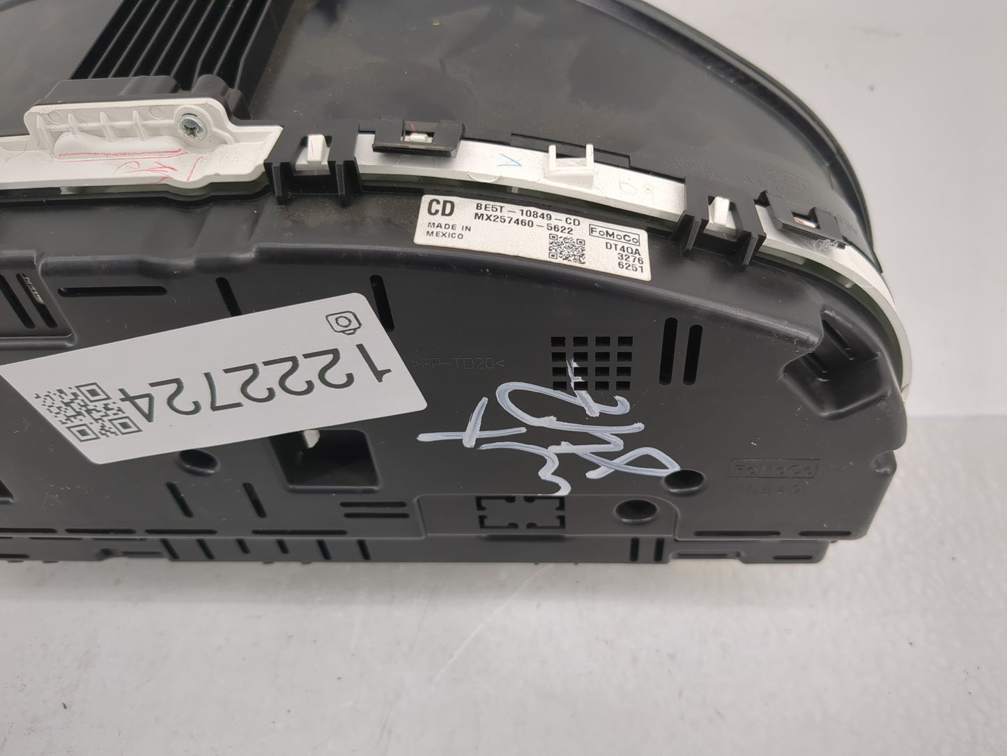 2011-2012 Ford Fusion Instrument Cluster Speedometer Gauges P/N:MX257460-5622 BE5T-10849-CD Fits Fits 2011 2012 OEM Used Aut
