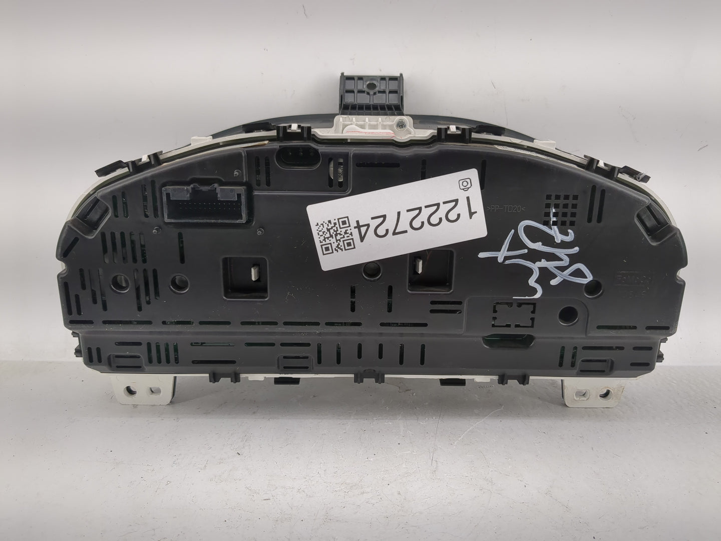 2011-2012 Ford Fusion Instrument Cluster Speedometer Gauges P/N:MX257460-5622 BE5T-10849-CD Fits Fits 2011 2012 OEM Used Aut
