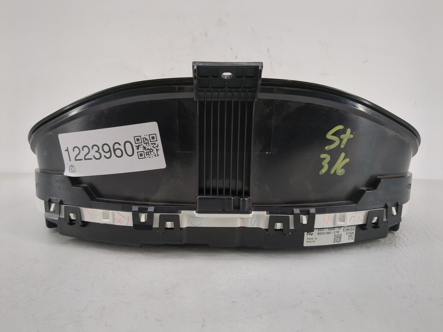 2011-2012 Ford Fusion Instrument Cluster Speedometer Gauges P/N:MX257460-2702 AE5T-10849-RC Fits Fits 2011 2012 OEM Used Aut