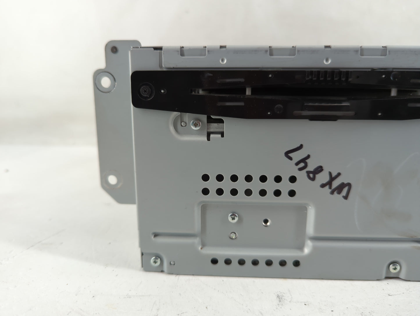 2010-2012 Ford Fusion Radio AM FM Cd Player Receiver Replacement P/N:BE5T-19C157-AB Fits Fits 2010 2011 2012 OEM Used Auto P