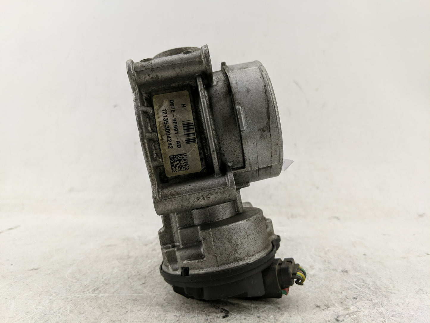 2010-2012 Ford Fusion Throttle Body P/N:D57E-9F991-AD Fits Fits 2009 2010 2011 2012 OEM Used Auto Parts - Oemusedautoparts1.