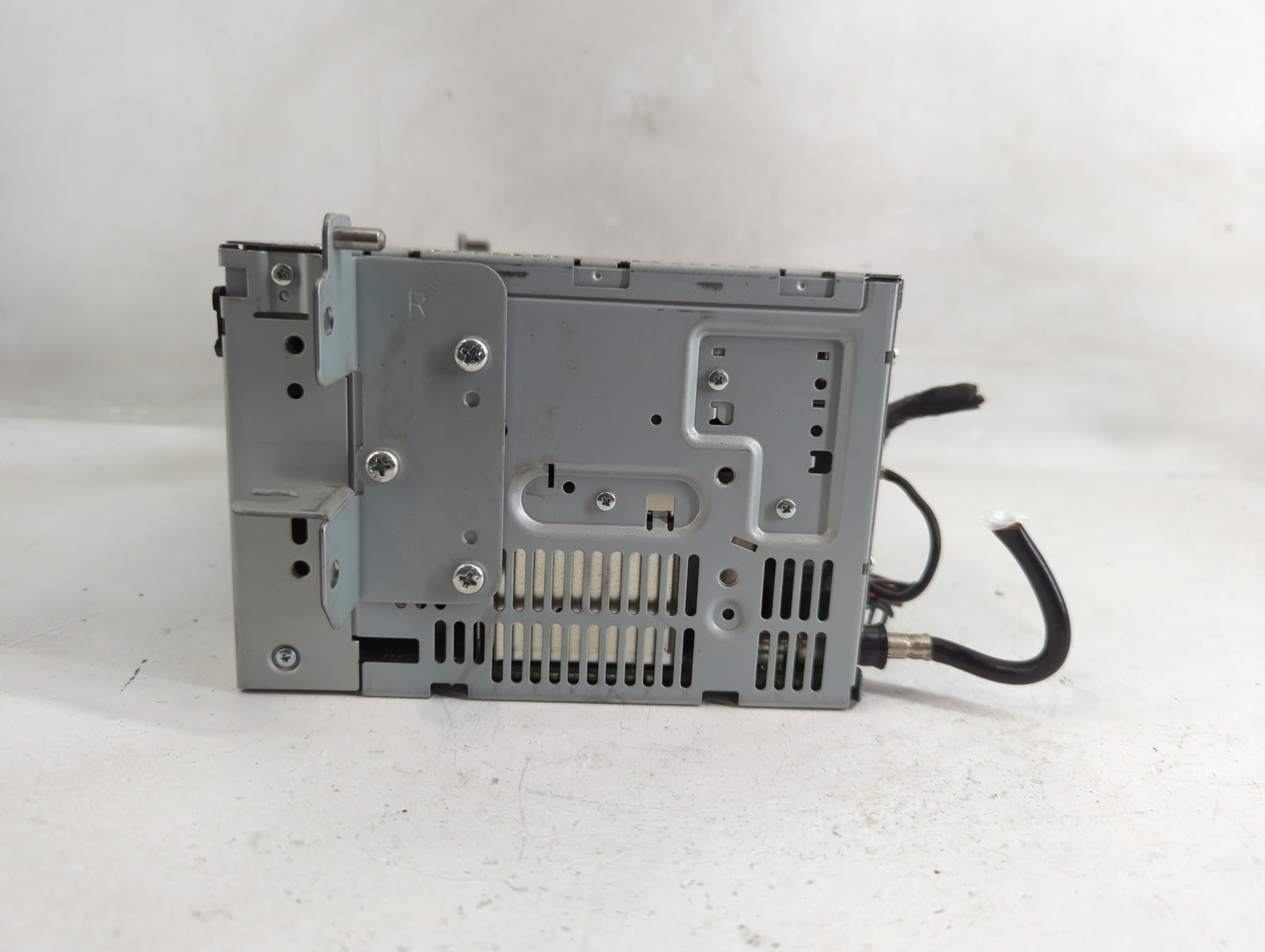 2011-2012 Ford Fusion Radio AM FM Cd Player Receiver Replacement P/N:BE5T-18D822-AB Fits Fits 2011 2012 OEM Used Auto Parts 