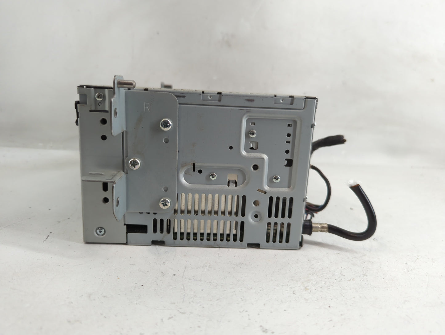 2011-2012 Ford Fusion Radio AM FM Cd Player Receiver Replacement P/N:BE5T-18D822-AB Fits Fits 2011 2012 OEM Used Auto Parts 