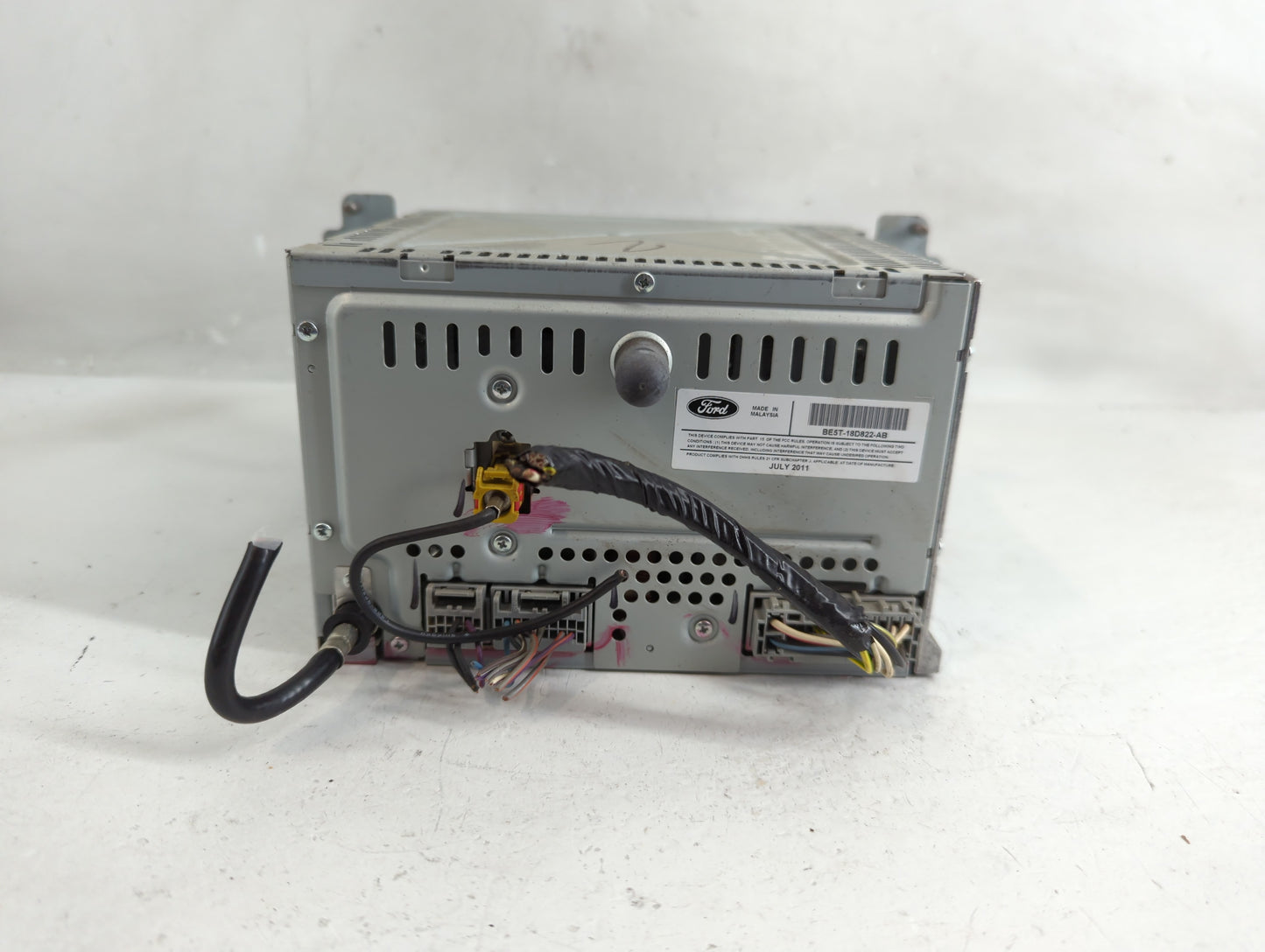 2011-2012 Ford Fusion Radio AM FM Cd Player Receiver Replacement P/N:BE5T-18D822-AB Fits Fits 2011 2012 OEM Used Auto Parts 