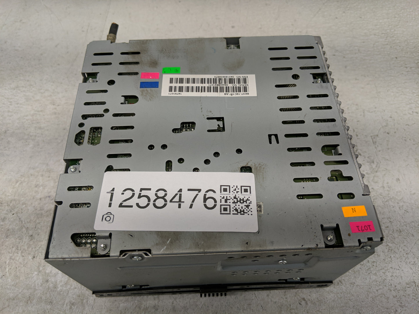 2011-2012 Ford Fusion Radio AM FM Cd Player Receiver Replacement P/N:BE5T-19C157-AB Fits Fits 2011 2012 OEM Used Auto Parts 