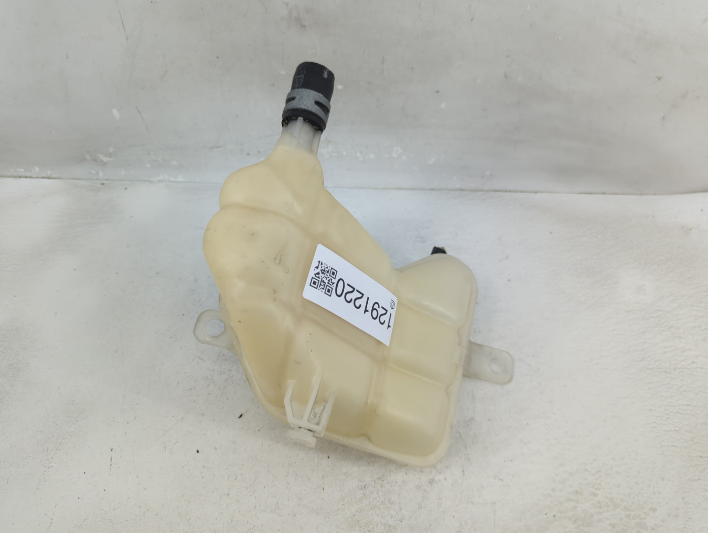 2010-2012 Ford Fusion Radiator Coolant Overflow Expansion Tank Bottle 1291220 - Oemusedautoparts1.com