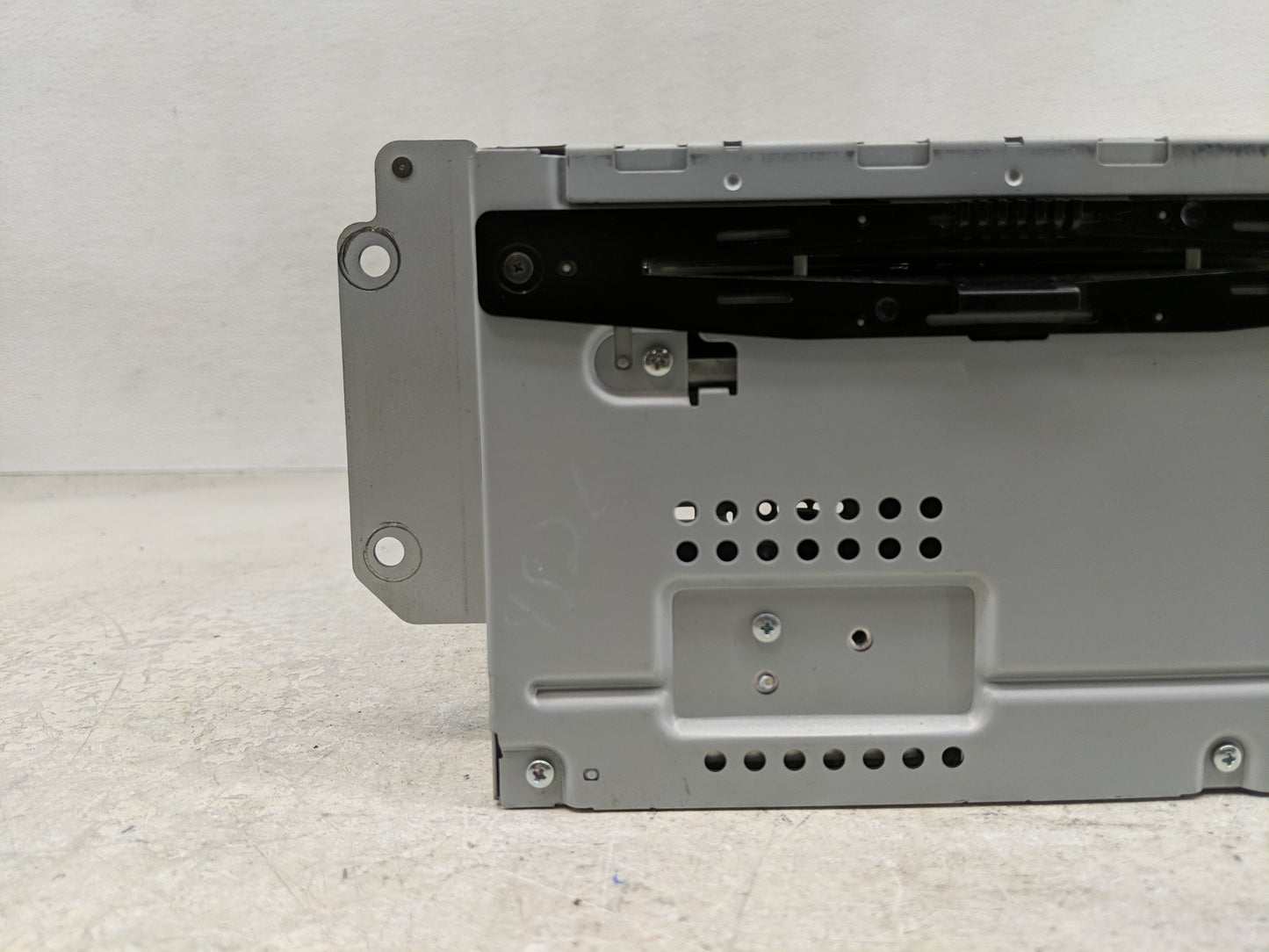 2010-2012 Ford Fusion Radio AM FM Cd Player Receiver Replacement P/N:BE5T-19C157-AB Fits Fits 2010 2011 2012 OEM Used Auto P