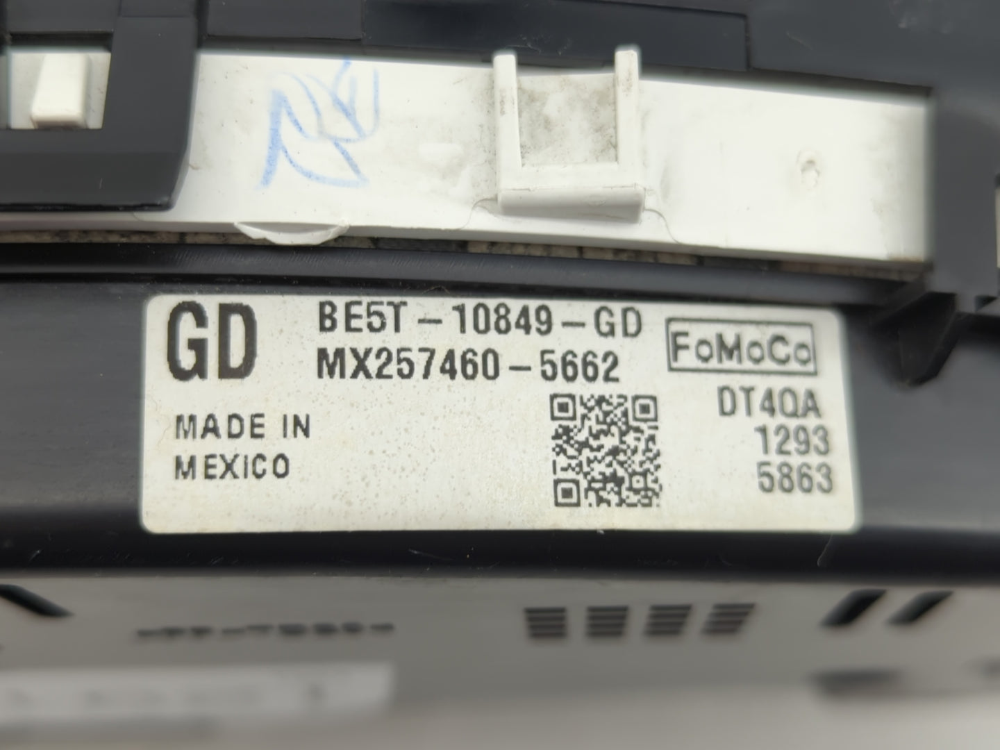 2011-2012 Ford Fusion Instrument Cluster Speedometer Gauges P/N:MX257460-5662 BE5T-10849-GD Fits Fits 2011 2012 OEM Used Aut