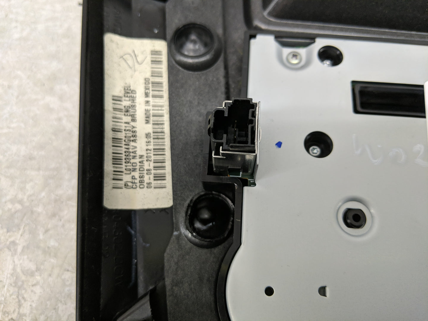 2010-2012 Ford Fusion Radio Control Panel - Oemusedautoparts1.com