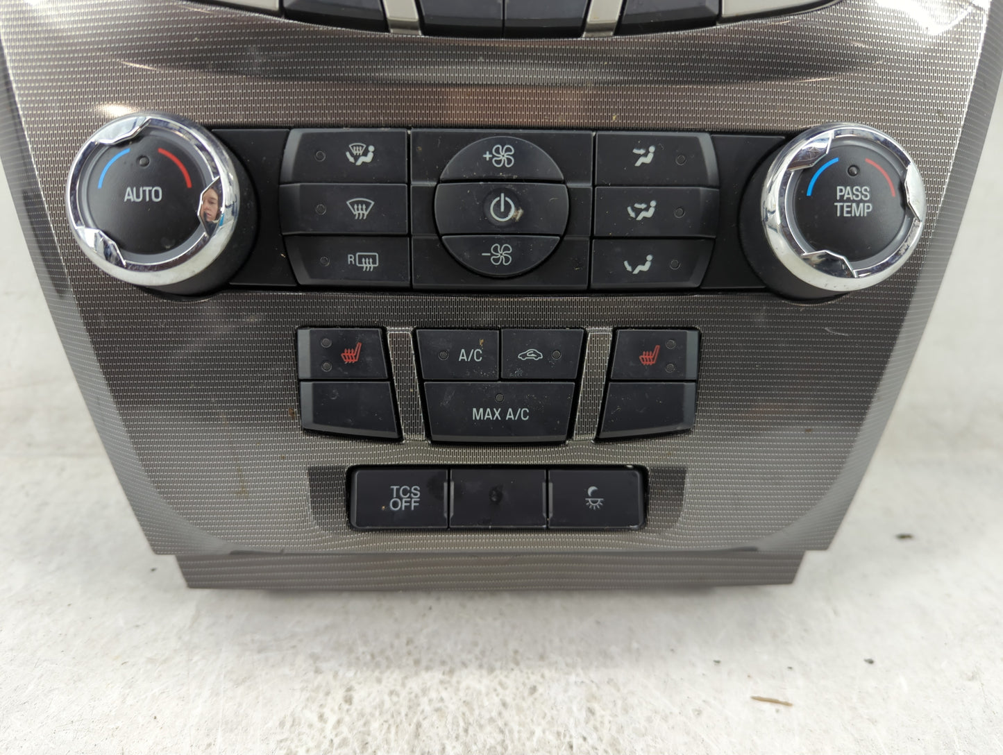 2010-2012 Ford Fusion Radio Control Panel - Oemusedautoparts1.com