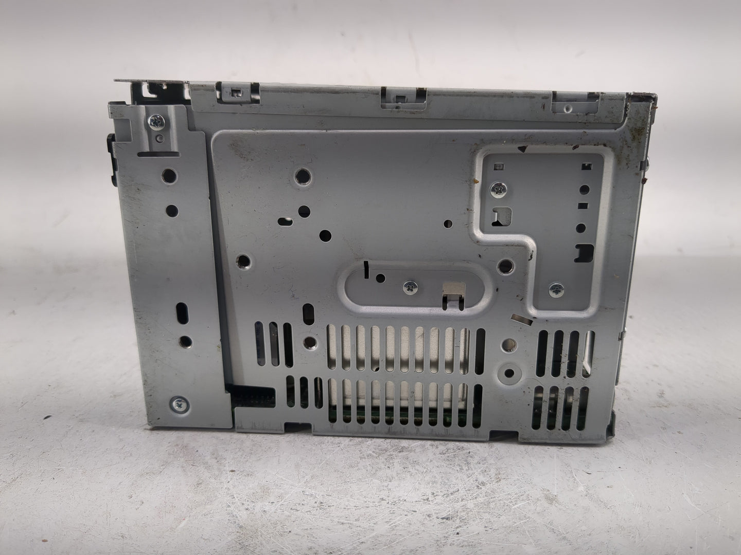 2011-2012 Ford Fusion Radio AM FM Cd Player Receiver Replacement P/N:BE5T-19C157-AB Fits Fits 2011 2012 OEM Used Auto Parts 