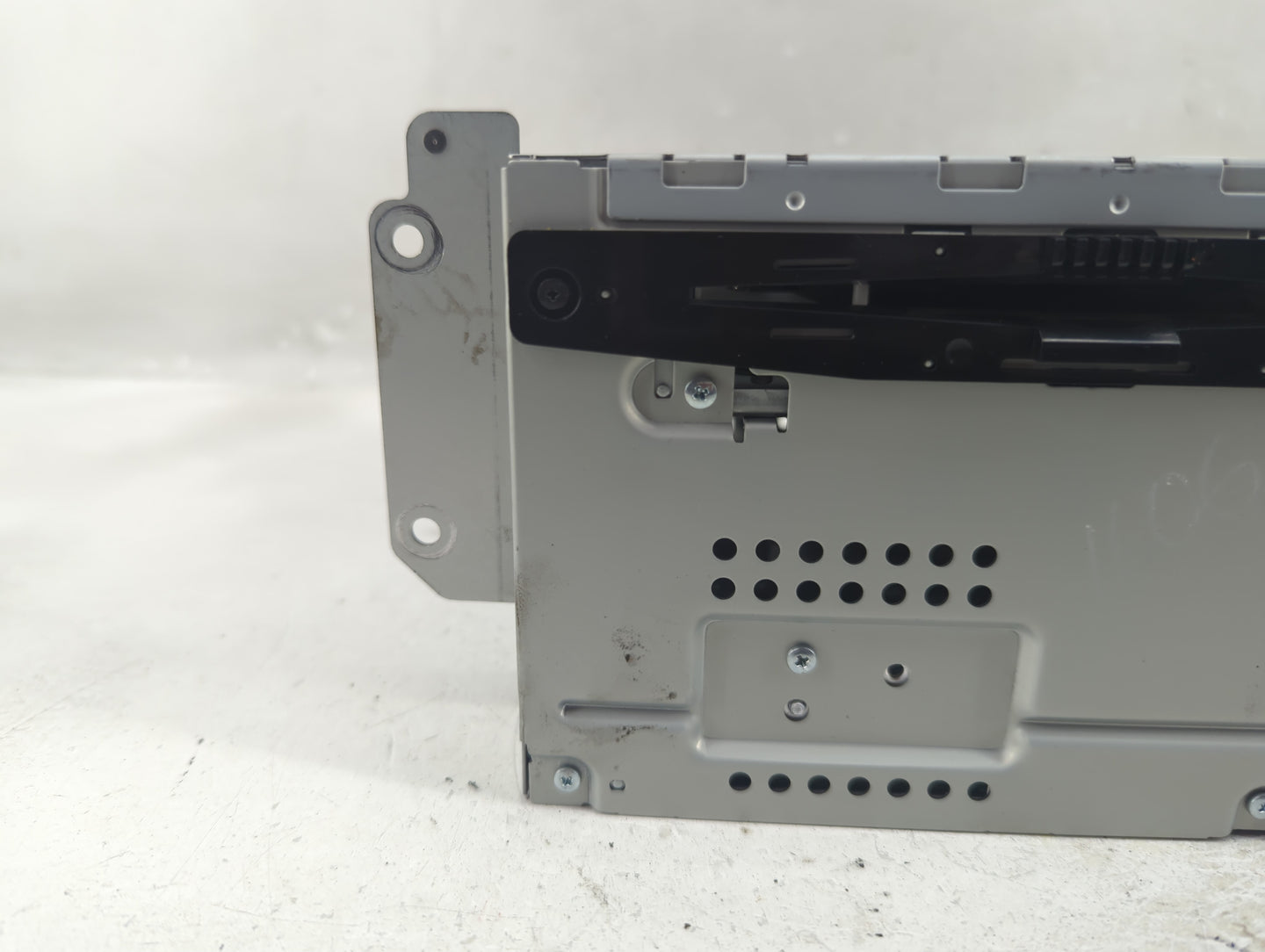 2011-2012 Ford Fusion Radio AM FM Cd Player Receiver Replacement P/N:BE5T-18D822-AB Fits Fits 2011 2012 OEM Used Auto Parts 