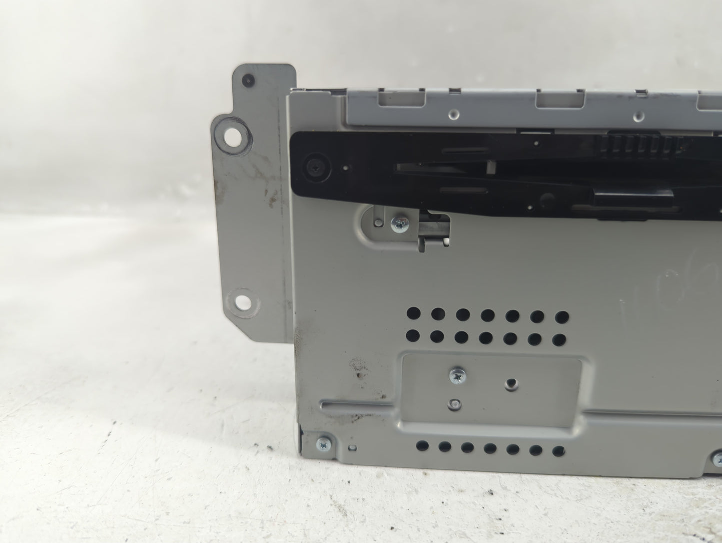 2011-2012 Ford Fusion Radio AM FM Cd Player Receiver Replacement P/N:BE5T-18D822-AB Fits Fits 2011 2012 OEM Used Auto Parts 