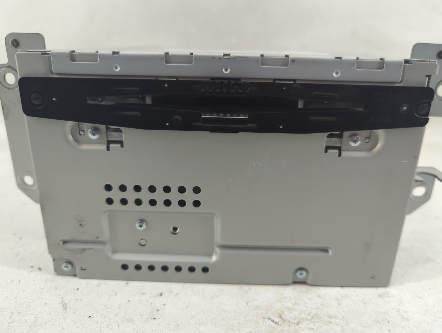 2011-2012 Ford Fusion Radio AM FM Cd Player Receiver Replacement P/N:BE5T-18D822-AB Fits Fits 2011 2012 OEM Used Auto Parts 