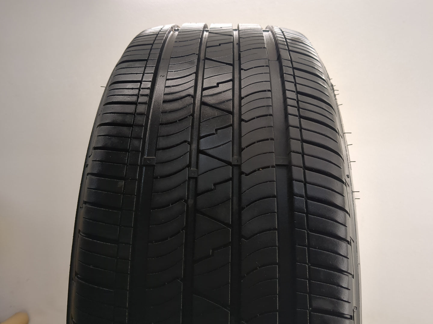 Used Tire 225/50R17 MASTERCRAFT COURSER QUEST 98V - Tread Depth 12/32 - Oemusedautoparts1.com