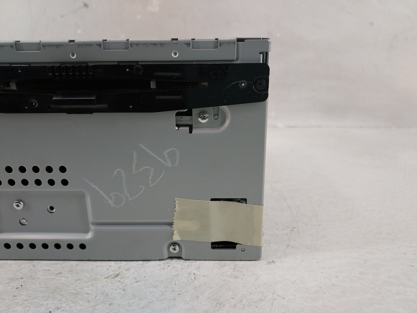2011-2012 Ford Fusion Radio AM FM Cd Player Receiver Replacement P/N:BE5T-19C157-AA Fits Fits 2011 2012 OEM Used Auto Parts 