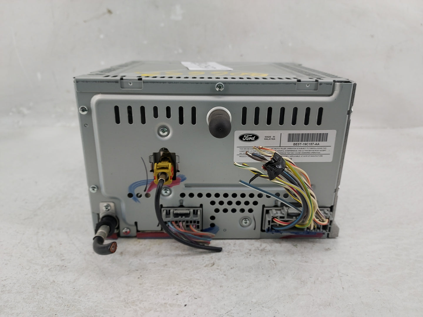 2011-2012 Ford Fusion Radio AM FM Cd Player Receiver Replacement P/N:BE5T-19C157-AA Fits Fits 2011 2012 OEM Used Auto Parts 