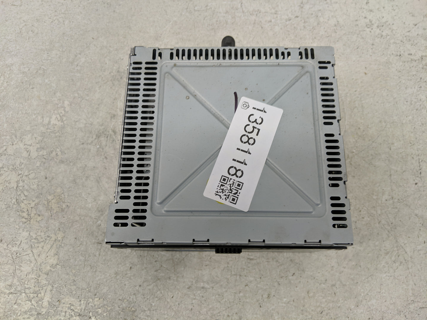 2011-2012 Ford Fusion Radio AM FM Cd Player Receiver Replacement P/N:BE5T-19C157-AB Fits Fits 2011 2012 OEM Used Auto Parts 
