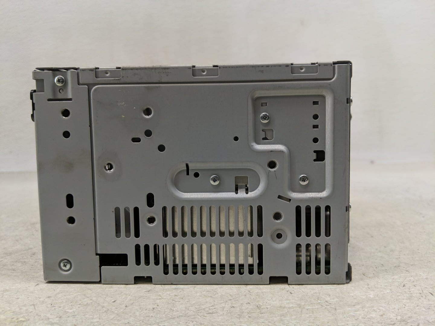 2011-2012 Ford Fusion Radio AM FM Cd Player Receiver Replacement P/N:BE5T-19C157-AB Fits Fits 2011 2012 OEM Used Auto Parts 