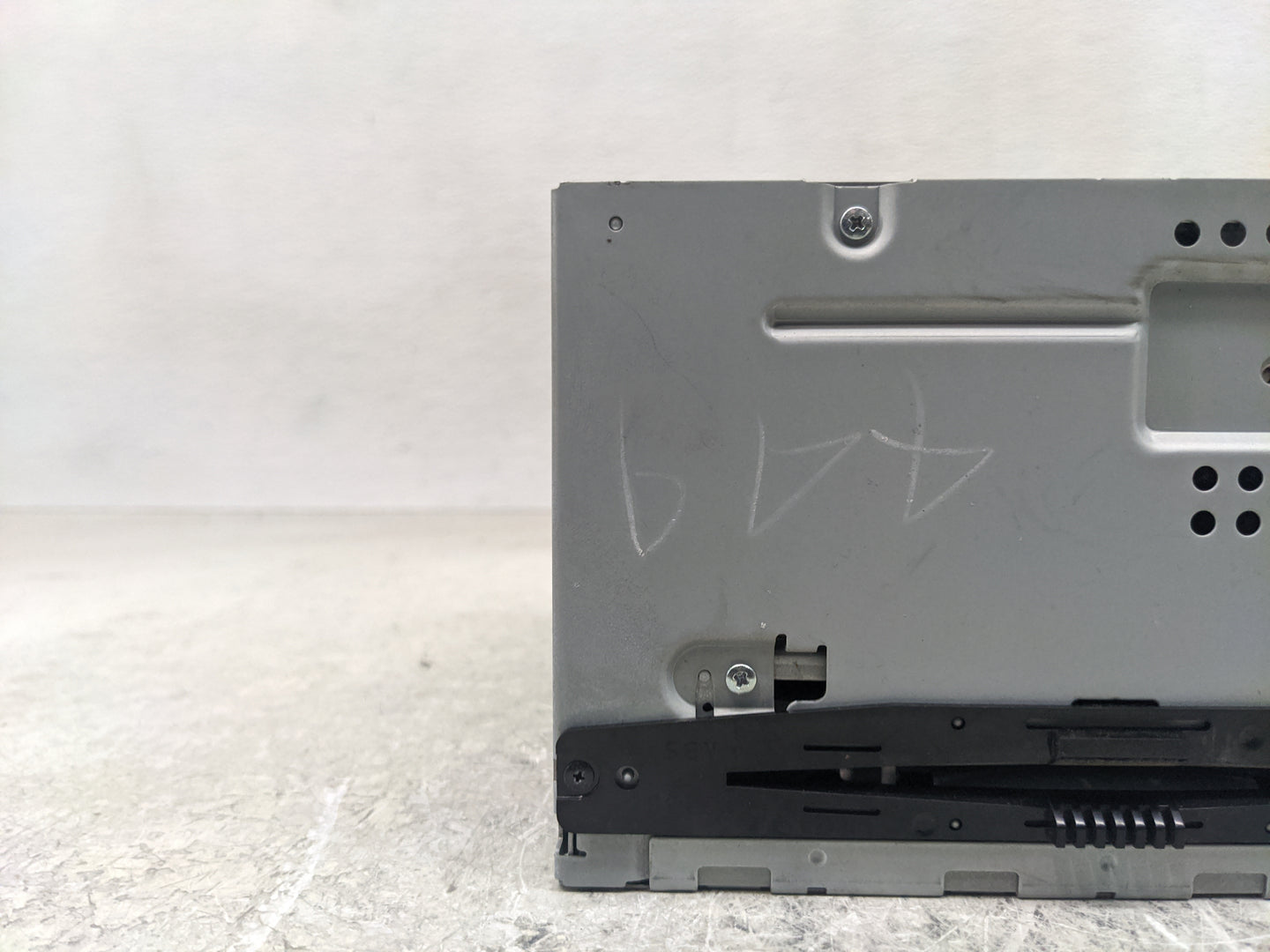 2011-2012 Ford Fusion Radio AM FM Cd Player Receiver Replacement P/N:BE5T-19C107-BA Fits Fits 2011 2012 OEM Used Auto Parts 