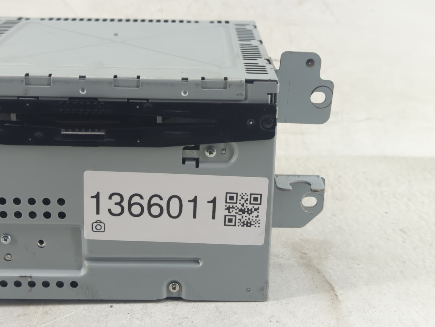 2010-2012 Ford Fusion Radio AM FM Cd Player Receiver Replacement P/N:BE5T-19C157-AB Fits Fits 2010 2011 2012 OEM Used Auto P