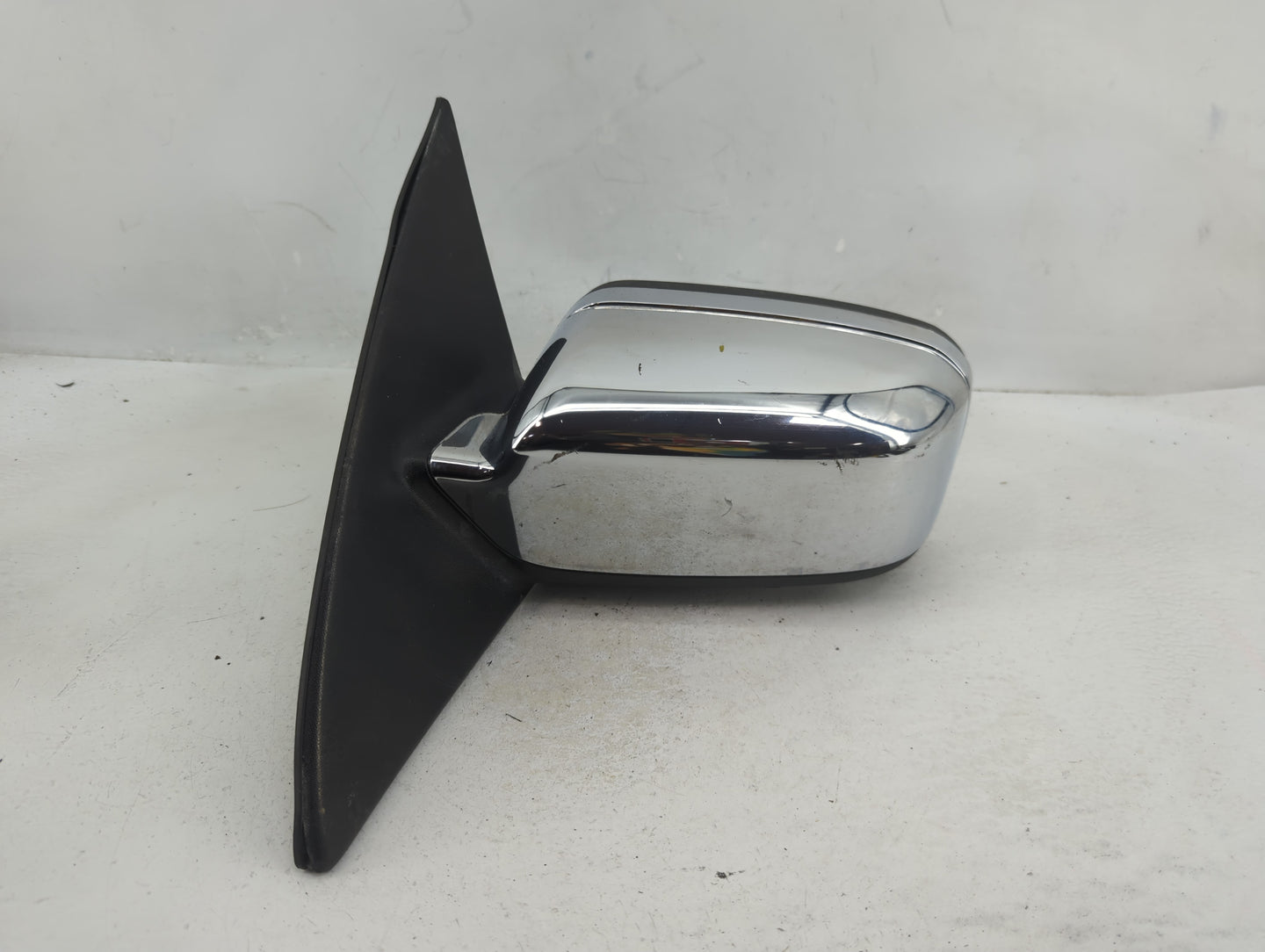 2010-2012 Ford Fusion Driver Side View Mirror - Left Door Mirror OEM Used - Oemusedautoparts1.com