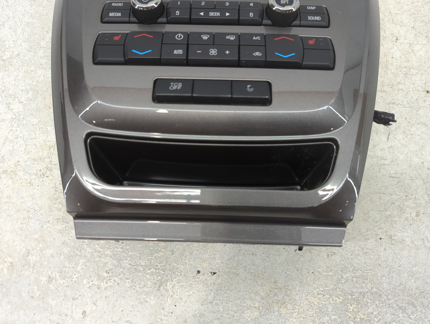 2011-2012 Ford Fusion Radio AM FM Cd Player Receiver Replacement P/N:BE5T-18A802-AC Fits Fits 2011 2012 OEM Used Auto Parts 