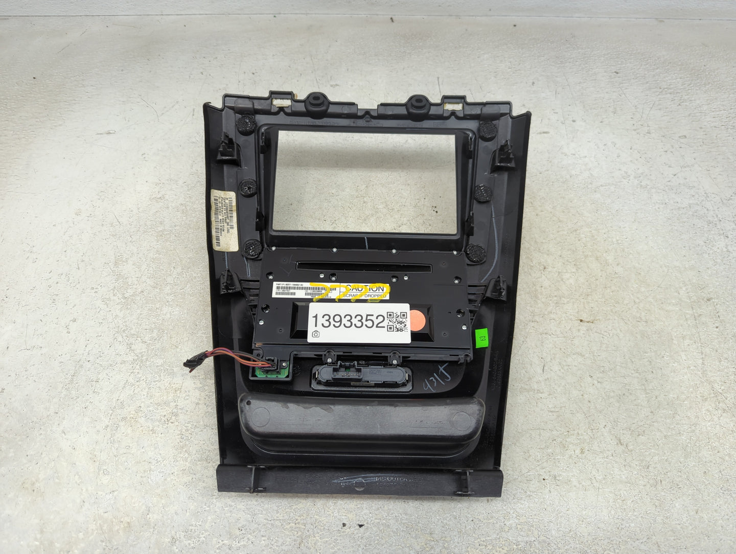 2011-2012 Ford Fusion Radio AM FM Cd Player Receiver Replacement P/N:BE5T-18A802-AC Fits Fits 2011 2012 OEM Used Auto Parts 