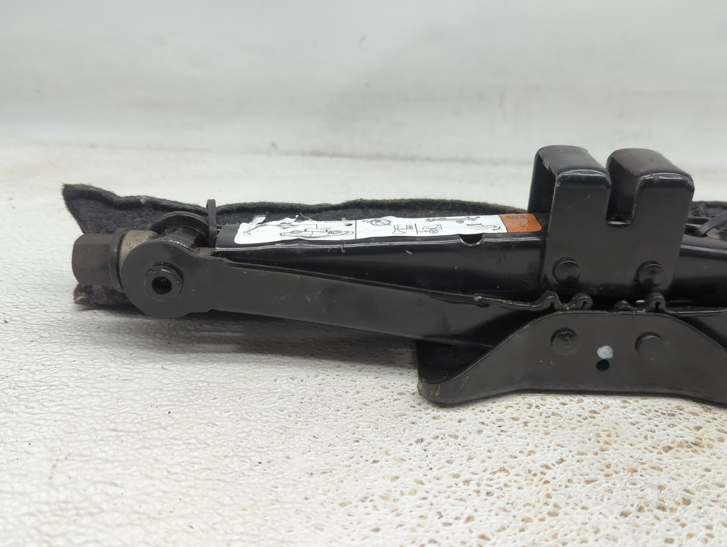 2012 Ford Fusion Spare Scissor Car Jack - Oemusedautoparts1.com