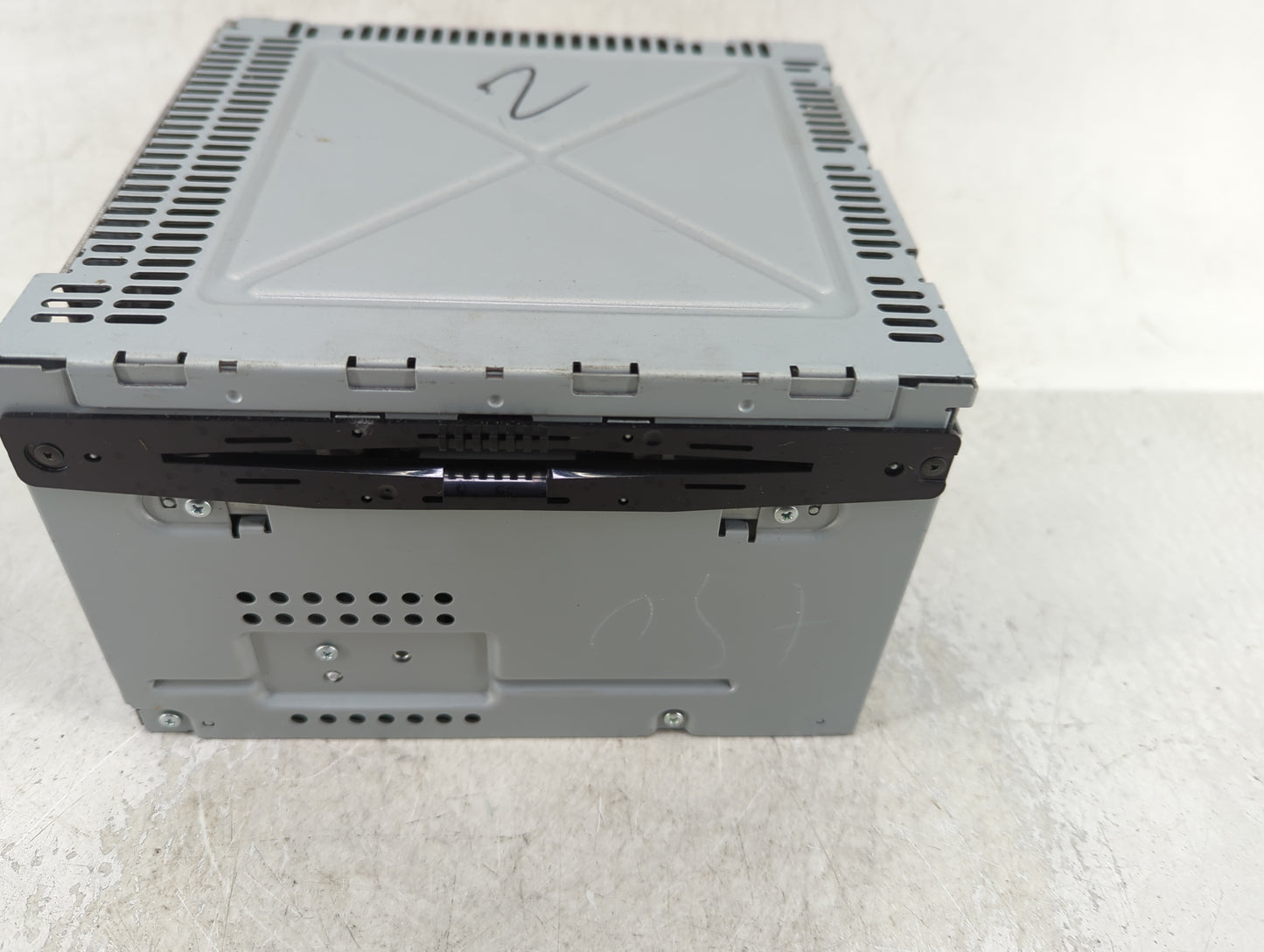 2011-2012 Ford Fusion Radio AM FM Cd Player Receiver Replacement P/N:BE5T-18D822-AB Fits Fits 2011 2012 OEM Used Auto Parts 