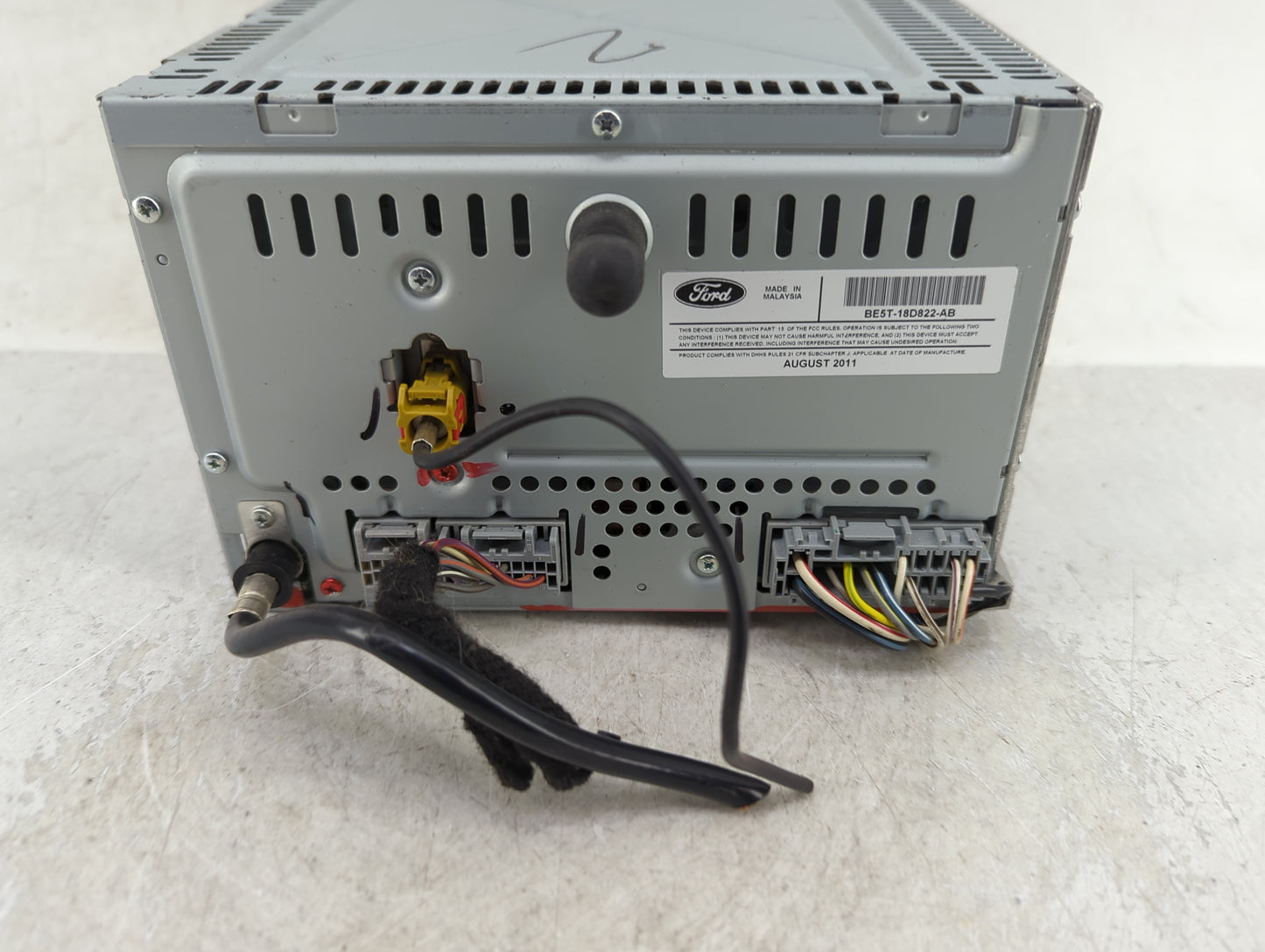 2011-2012 Ford Fusion Radio AM FM Cd Player Receiver Replacement P/N:BE5T-18D822-AB Fits Fits 2011 2012 OEM Used Auto Parts 