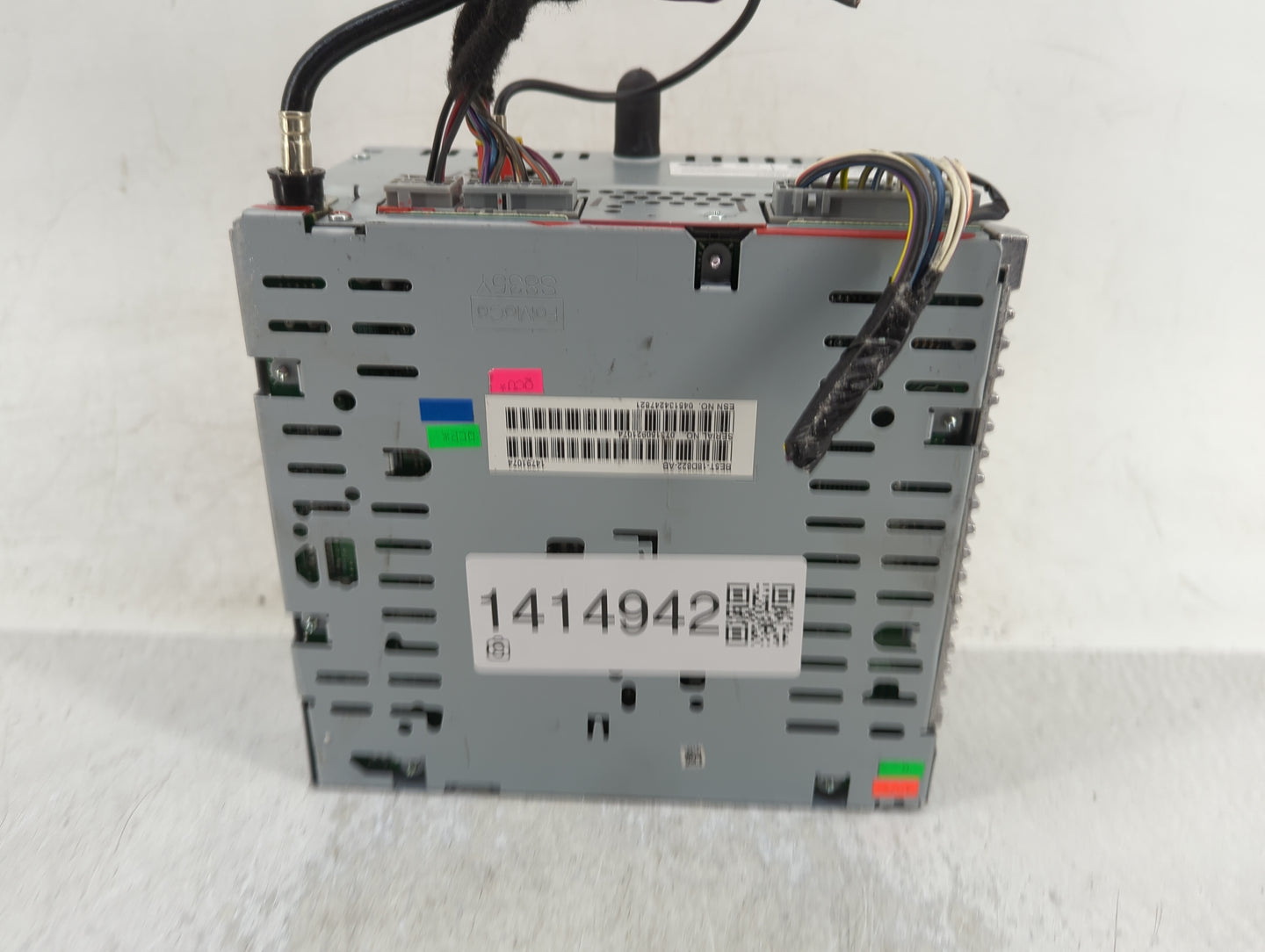 2011-2012 Ford Fusion Radio AM FM Cd Player Receiver Replacement P/N:BE5T-18D822-AB Fits Fits 2011 2012 OEM Used Auto Parts 