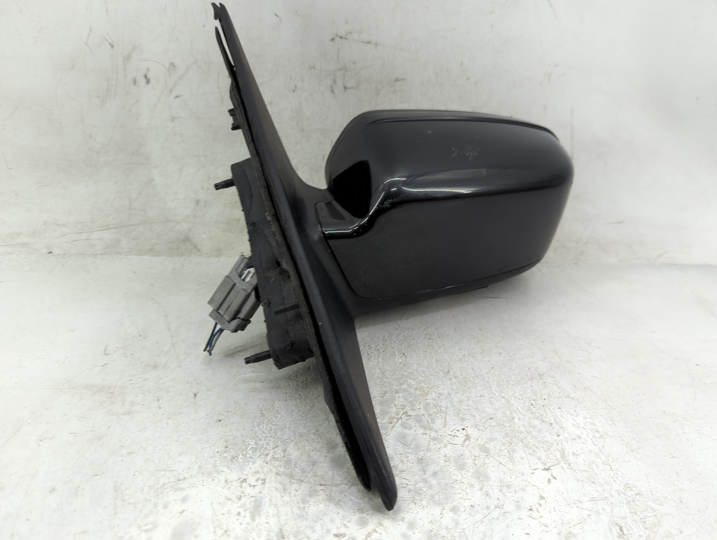 2011-2012 Ford Fusion Driver Side View Mirror - Left Door Mirror OEM Used - Oemusedautoparts1.com