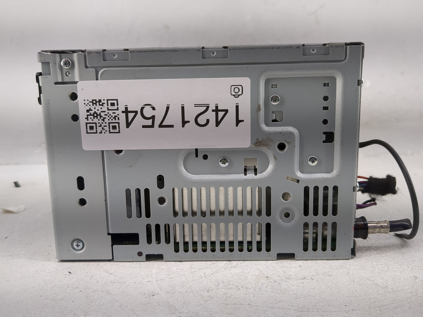 2011-2012 Ford Fusion Radio AM FM Cd Player Receiver Replacement P/N:BE5T-18D822-AB Fits Fits 2011 2012 OEM Used Auto Parts 