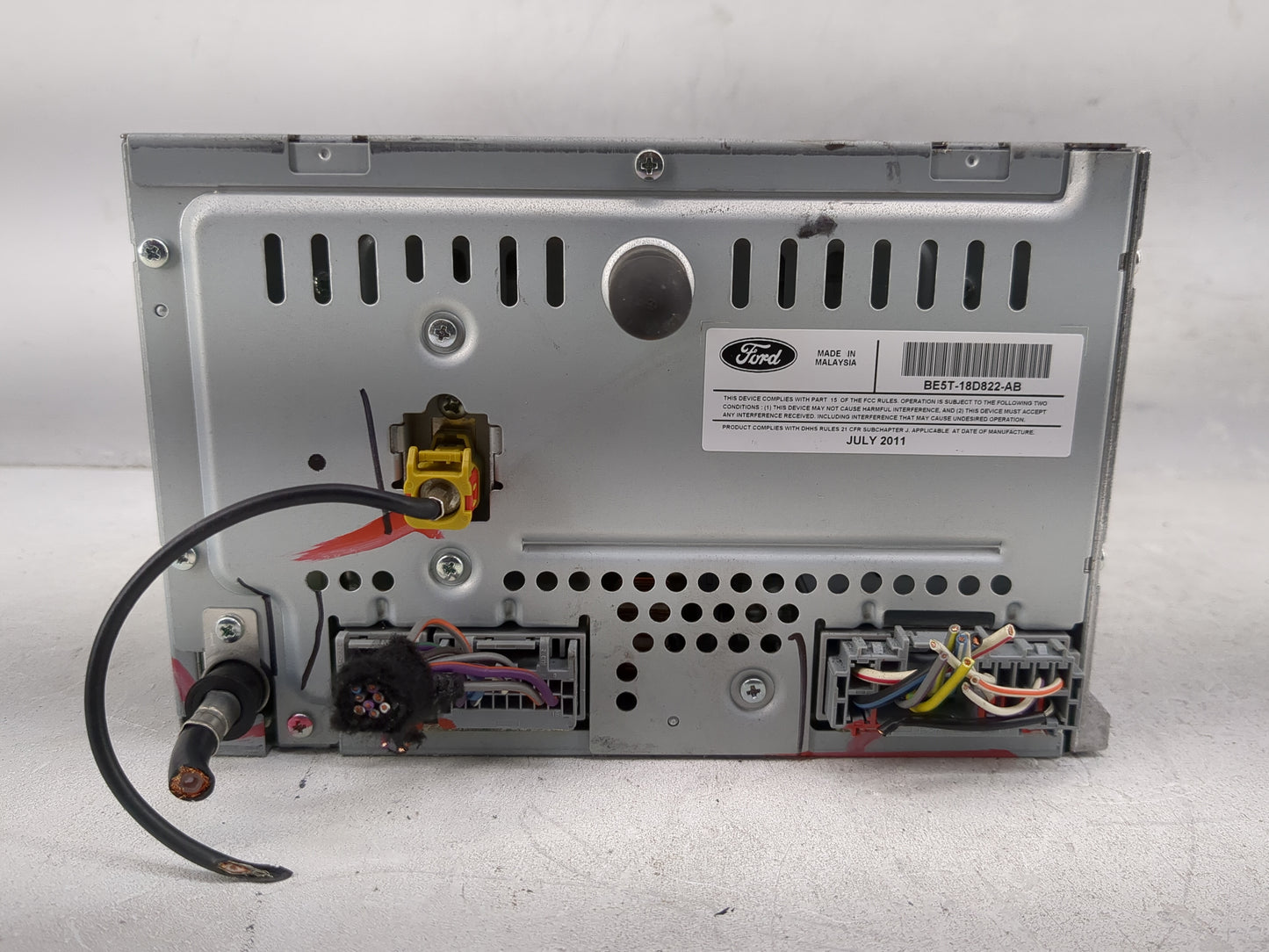 2011-2012 Ford Fusion Radio AM FM Cd Player Receiver Replacement P/N:BE5T-18D822-AB Fits Fits 2011 2012 OEM Used Auto Parts 
