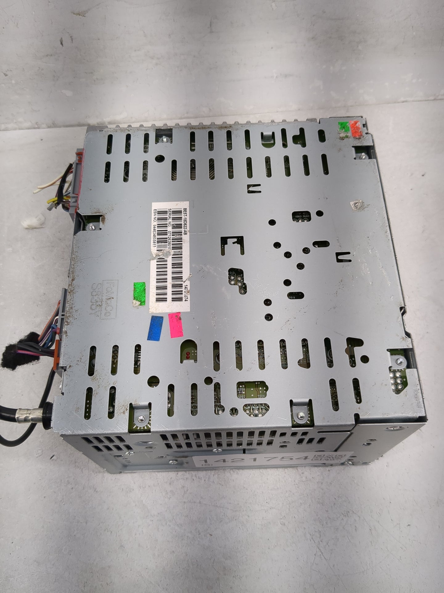2011-2012 Ford Fusion Radio AM FM Cd Player Receiver Replacement P/N:BE5T-18D822-AB Fits Fits 2011 2012 OEM Used Auto Parts 