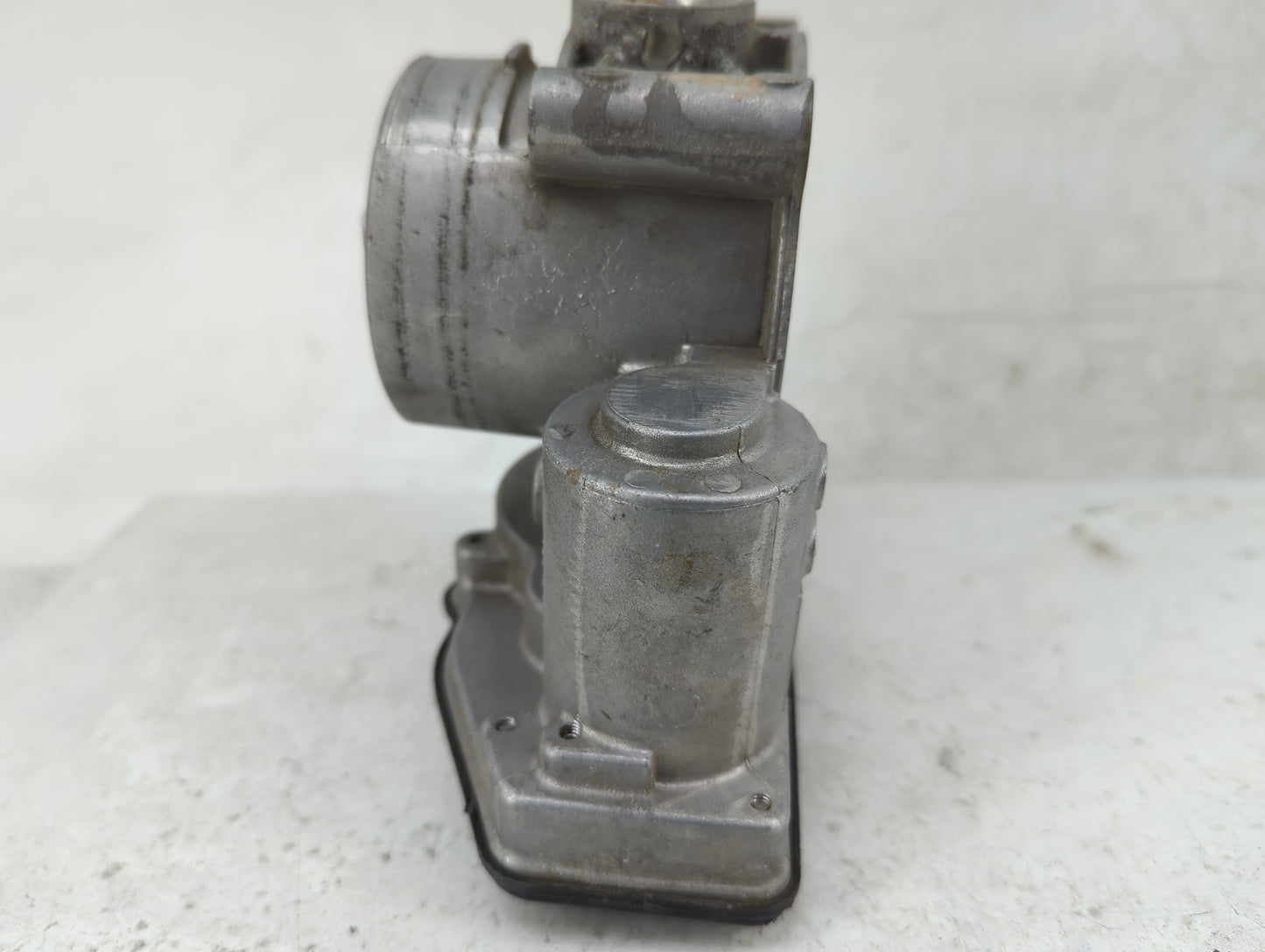 2010-2012 Ford Fusion Throttle Body Fits Fits 2009 2010 2011 2012 OEM Used Auto Parts - Oemusedautoparts1.com
