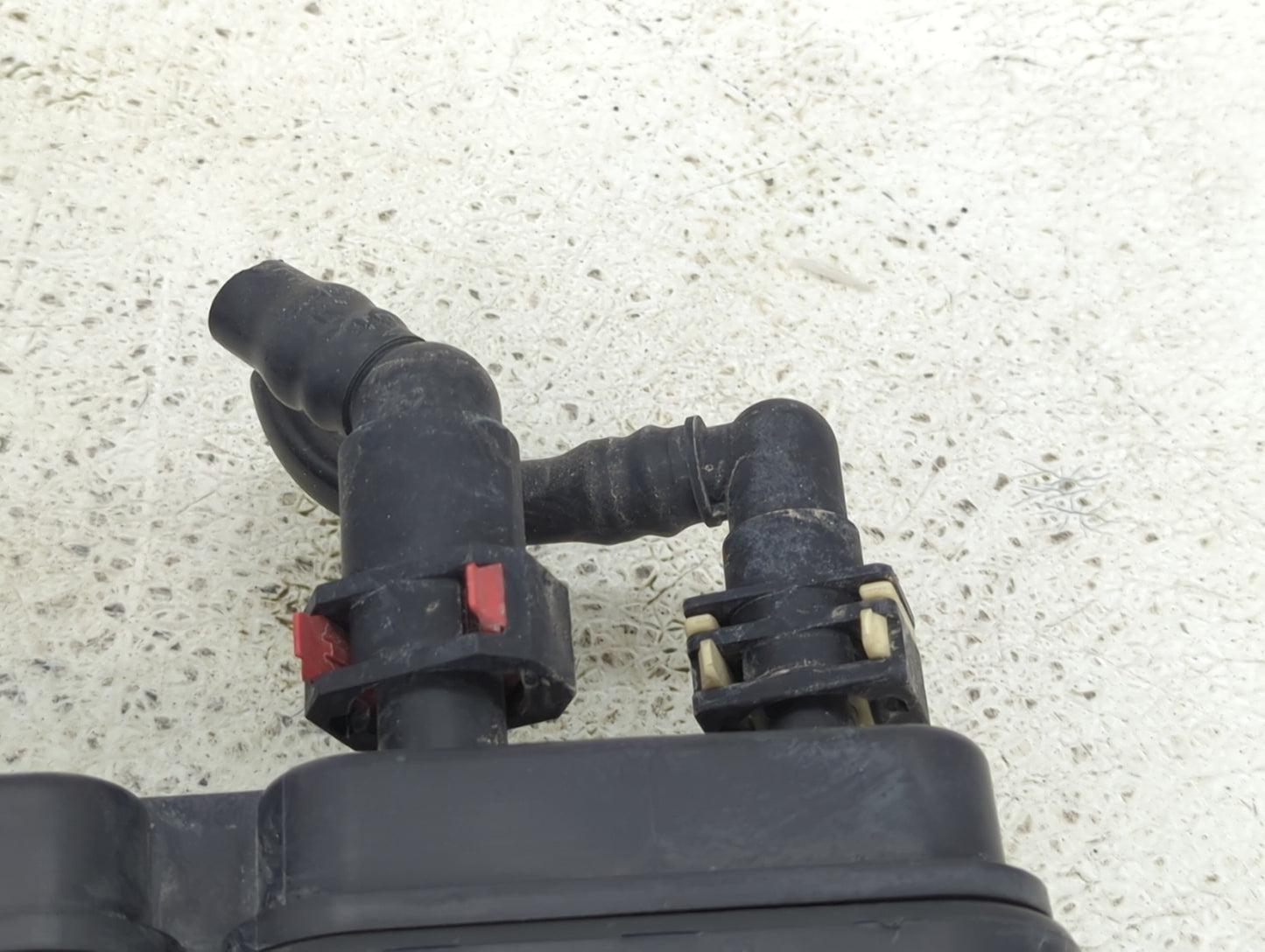 2012 Ford Fusion Fuel Vapor Charcoal Canister - Oemusedautoparts1.com