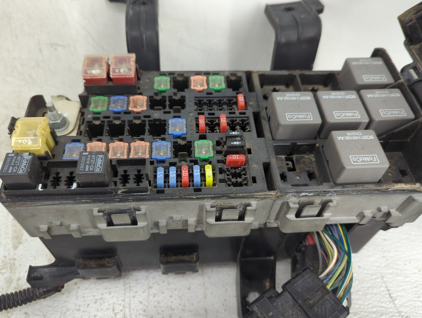 2010-2012 Ford Fusion Fusebox Fuse Box Panel Relay Module P/N:5C3T-14B192-AA 8T2T-CA Fits Fits 2010 2011 2012 OEM Used Auto 