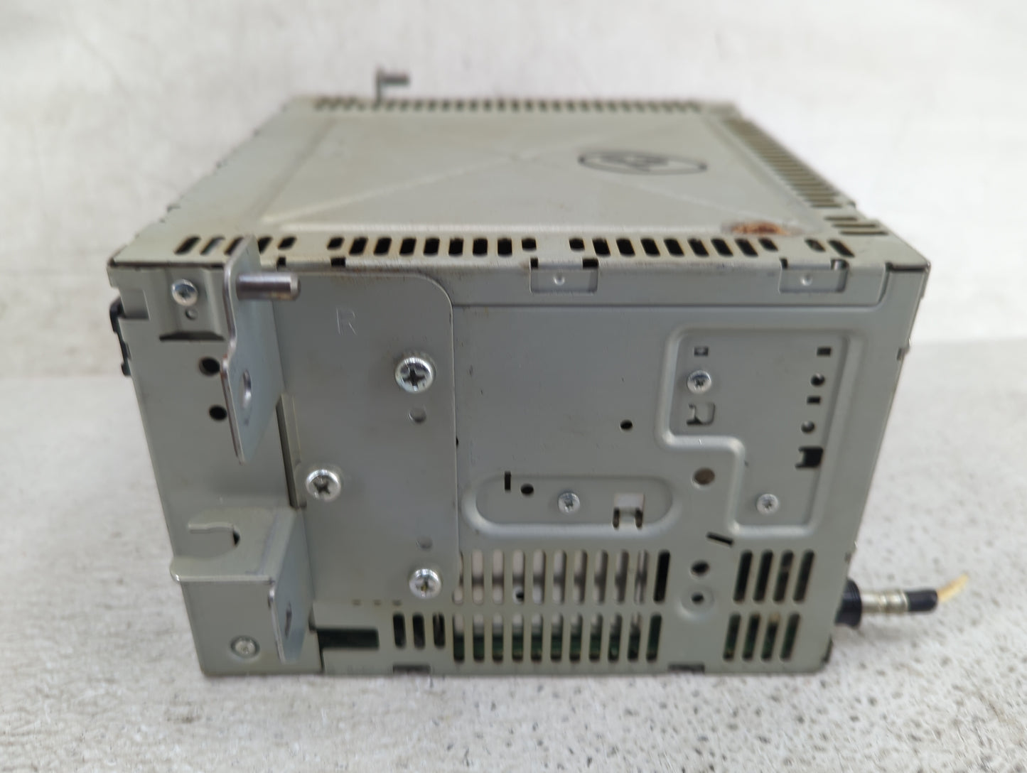 2011-2012 Ford Fusion Radio AM FM Cd Player Receiver Replacement P/N:BE5T-18D822-AB Fits Fits 2011 2012 OEM Used Auto Parts 