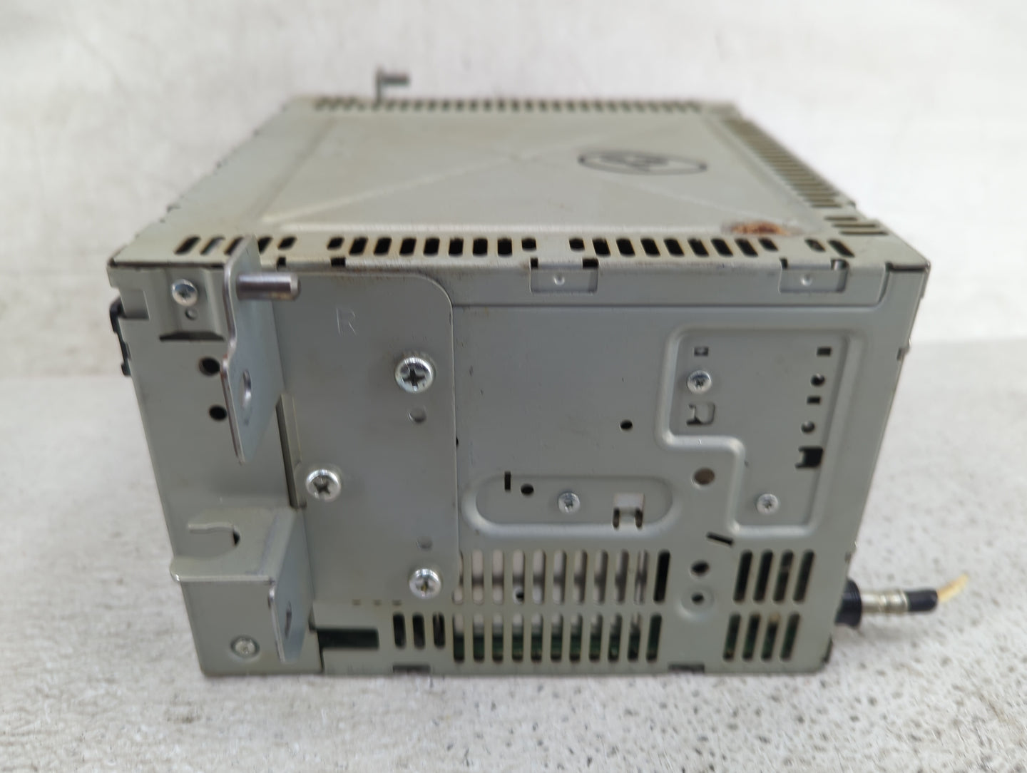 2011-2012 Ford Fusion Radio AM FM Cd Player Receiver Replacement P/N:BE5T-18D822-AB Fits Fits 2011 2012 OEM Used Auto Parts 