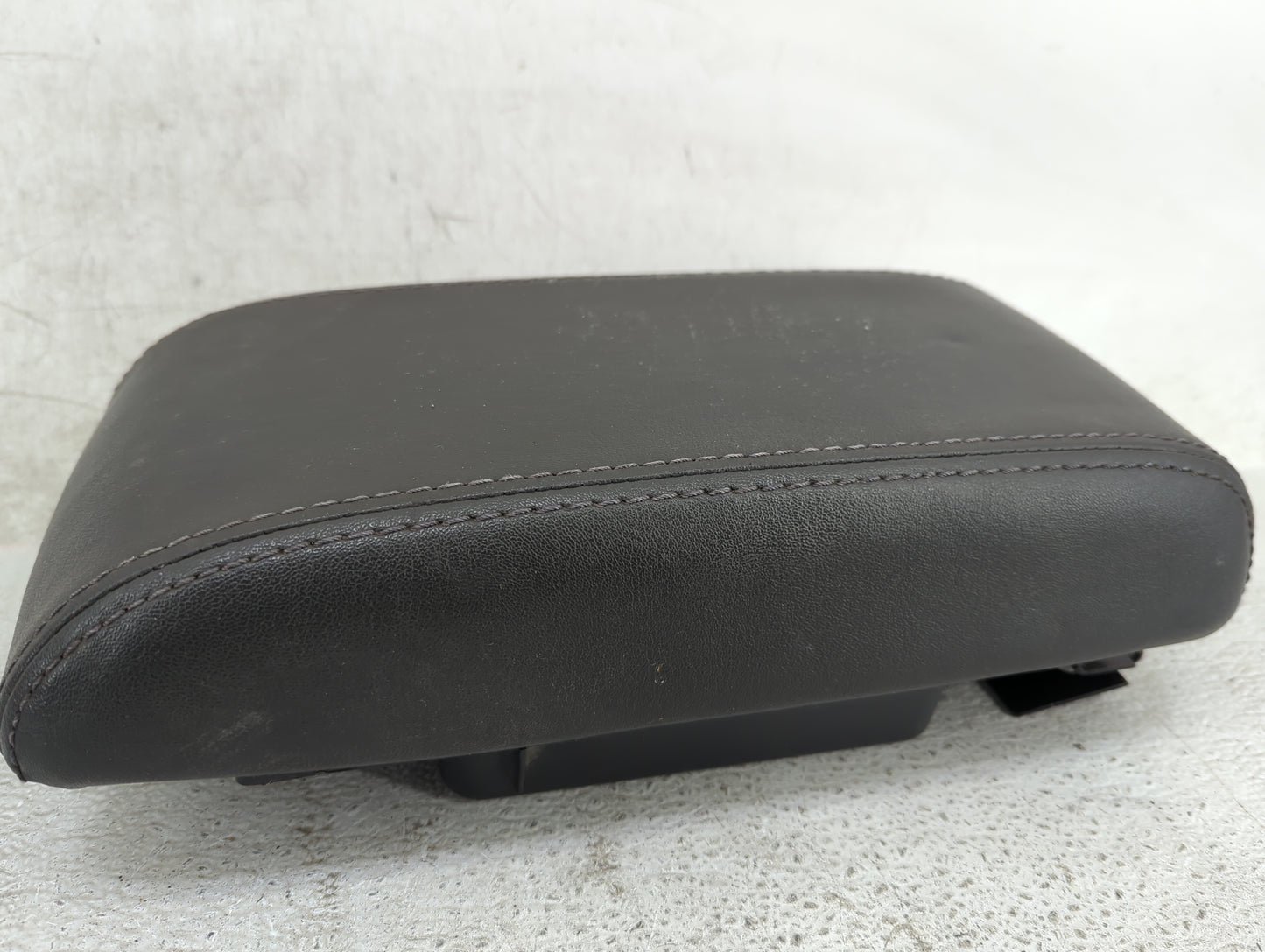 2012 Ford Fusion Center Console Armrest Cover Lid P/N:6E53-54045C74-AA 6E53-5406050-AA Fits OEM Used Auto Parts - Oemusedaut