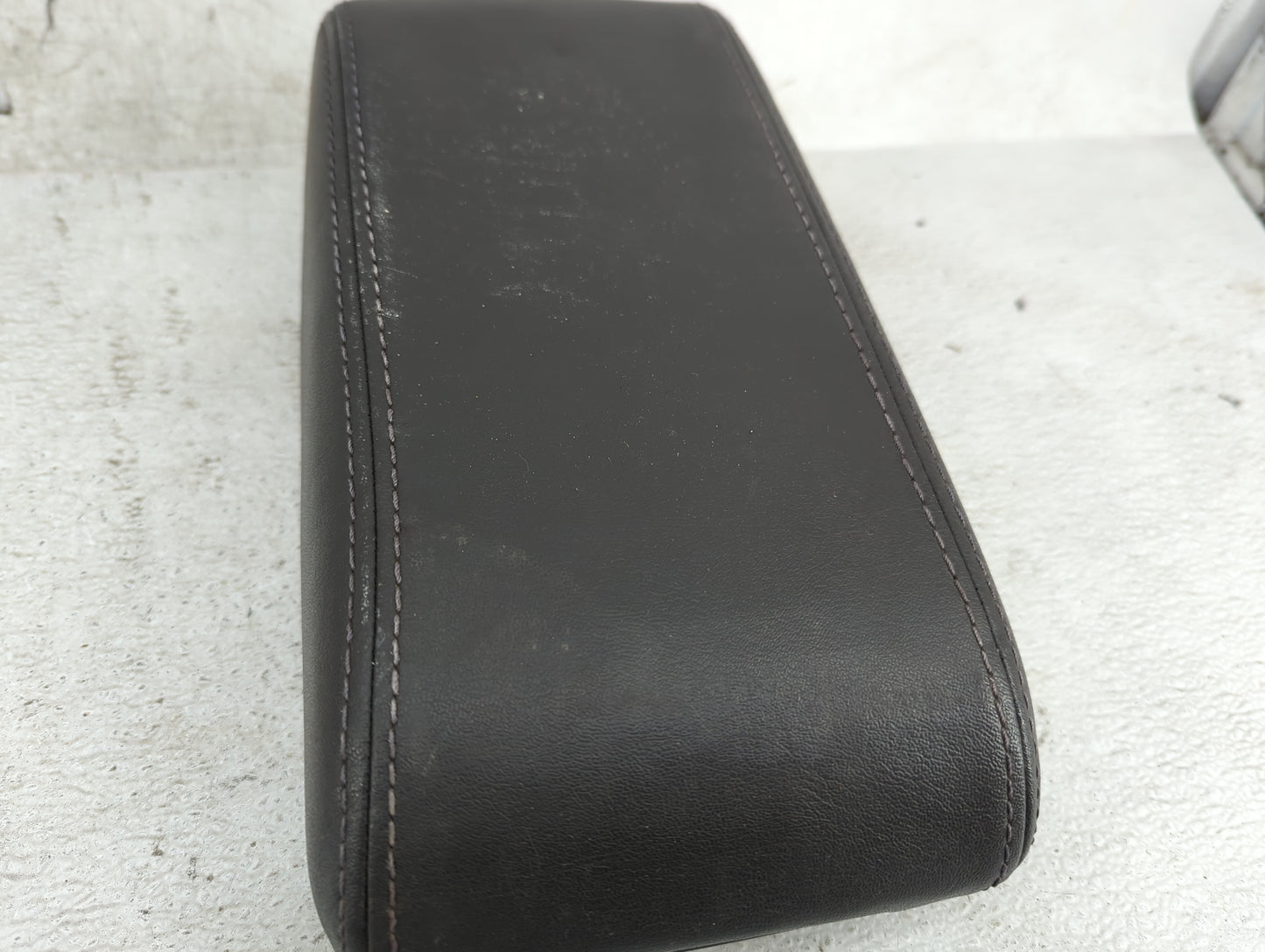 2012 Ford Fusion Center Console Armrest Cover Lid P/N:6E53-54045C74-AA 6E53-5406050-AA Fits OEM Used Auto Parts - Oemusedaut