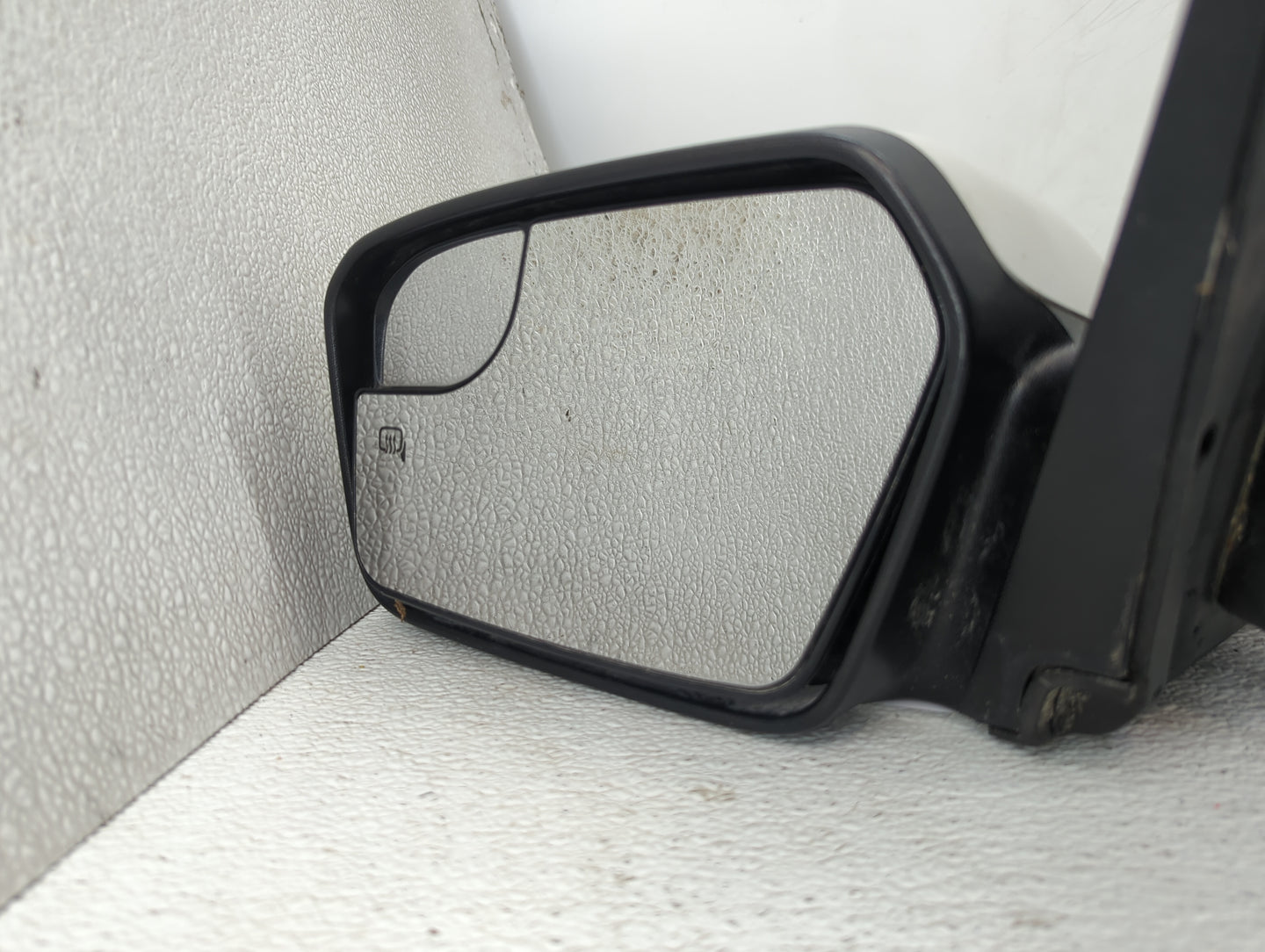 2011-2012 Ford Fusion Driver Side View Mirror - Left Door Mirror OEM Used - Oemusedautoparts1.com