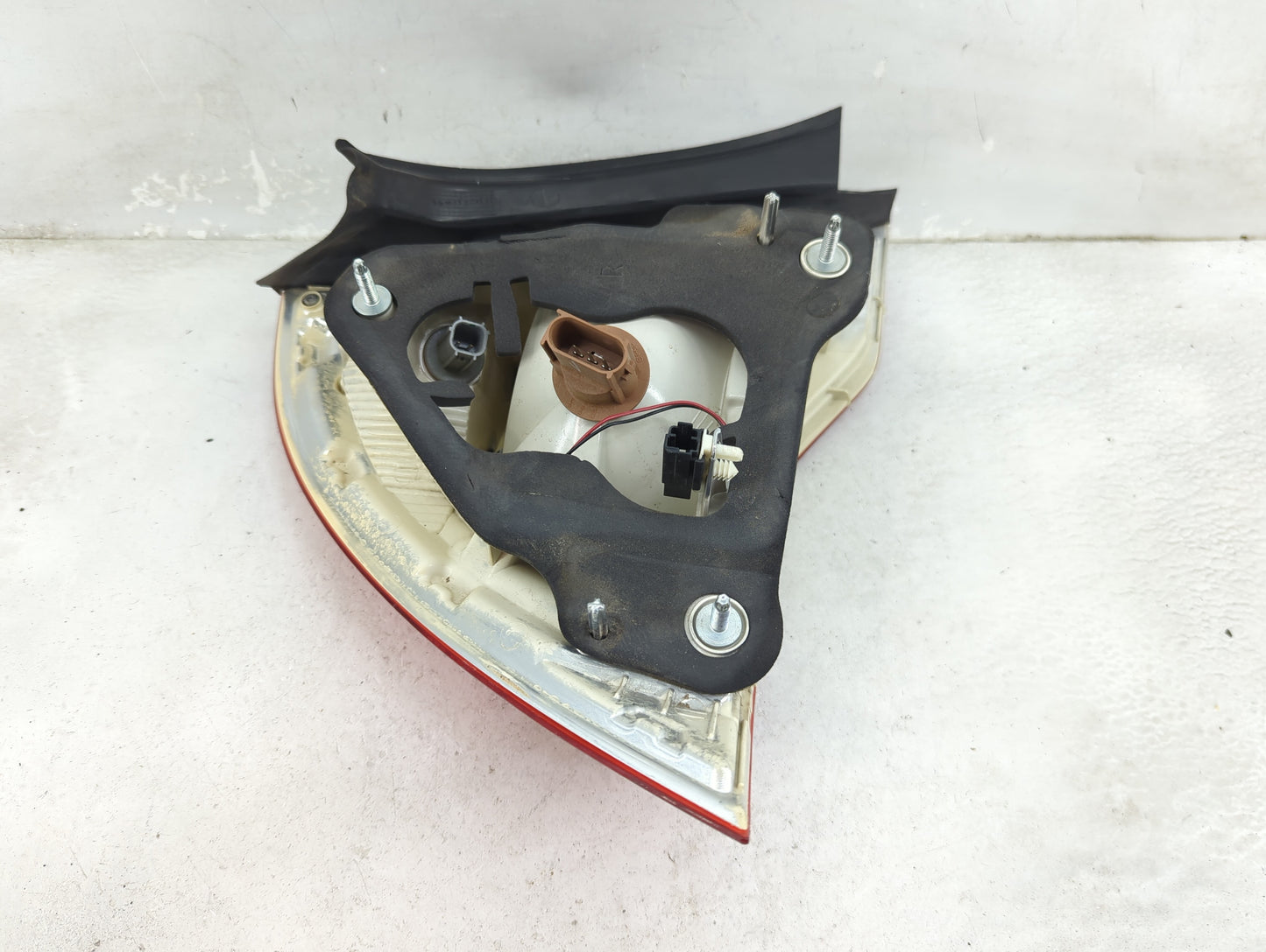 2010-2012 Ford Fusion Tail Light Assembly Passenger Right OEM P/N:9E53-13B504-A Fits Fits 2010 2011 2012 OEM Used Auto Parts
