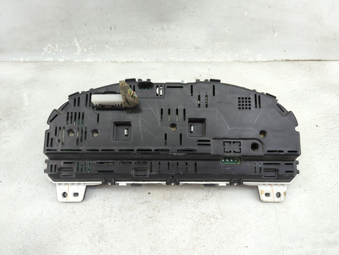 2011-2012 Ford Fusion Speedometer Instrument Cluster Gauges - Oemusedautoparts1.com