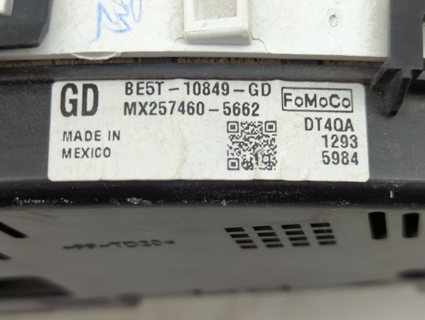 2011-2012 Ford Fusion Speedometer Instrument Cluster Gauges - Oemusedautoparts1.com