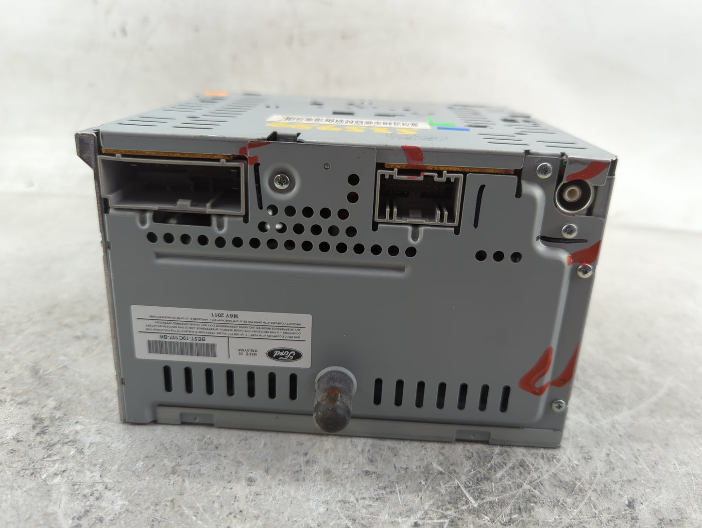 2011-2012 Ford Fusion Radio AM FM Cd Player Receiver Replacement P/N:BE5T-1C107-BA Fits Fits 2011 2012 OEM Used Auto Parts -