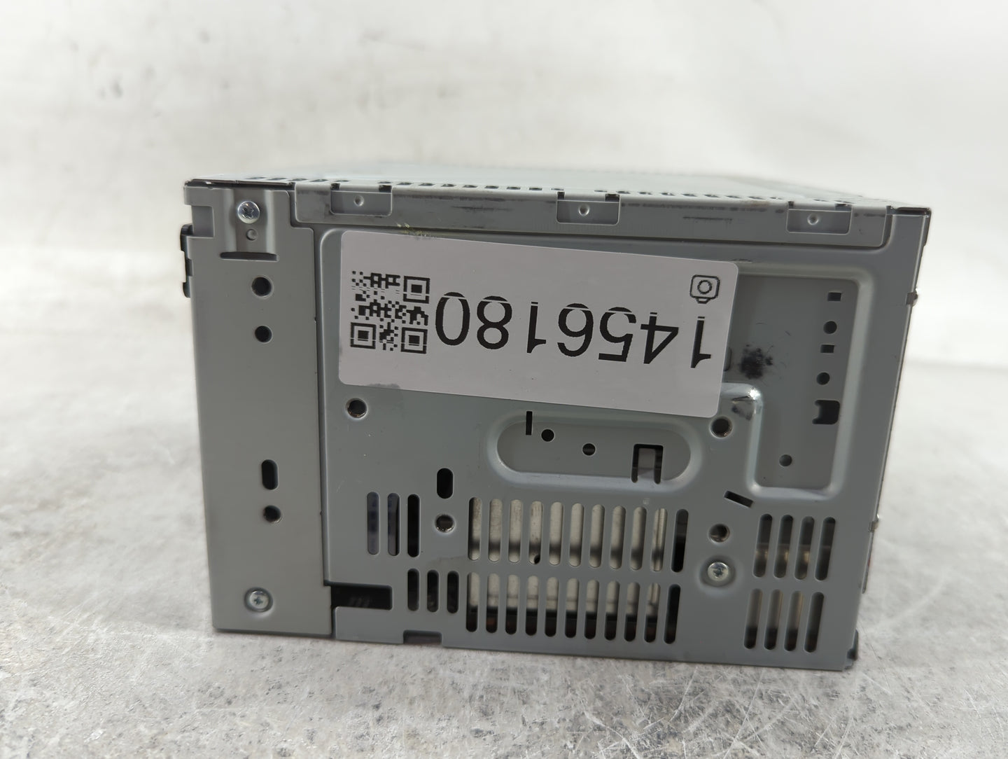 2011-2012 Ford Fusion Radio AM FM Cd Player Receiver Replacement P/N:BE5T-1C107-BA Fits Fits 2011 2012 OEM Used Auto Parts -